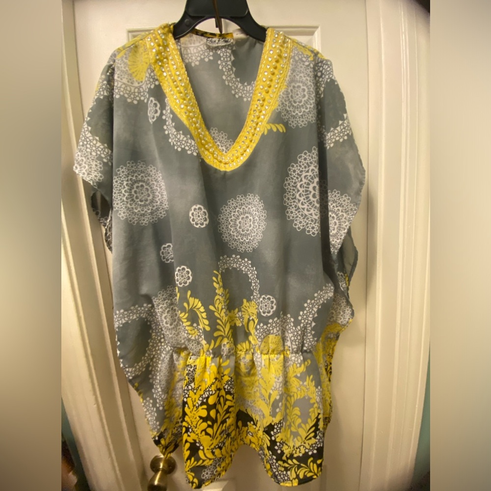 Embellished pearl rhinestone Gray and Yellow Women's Tunic